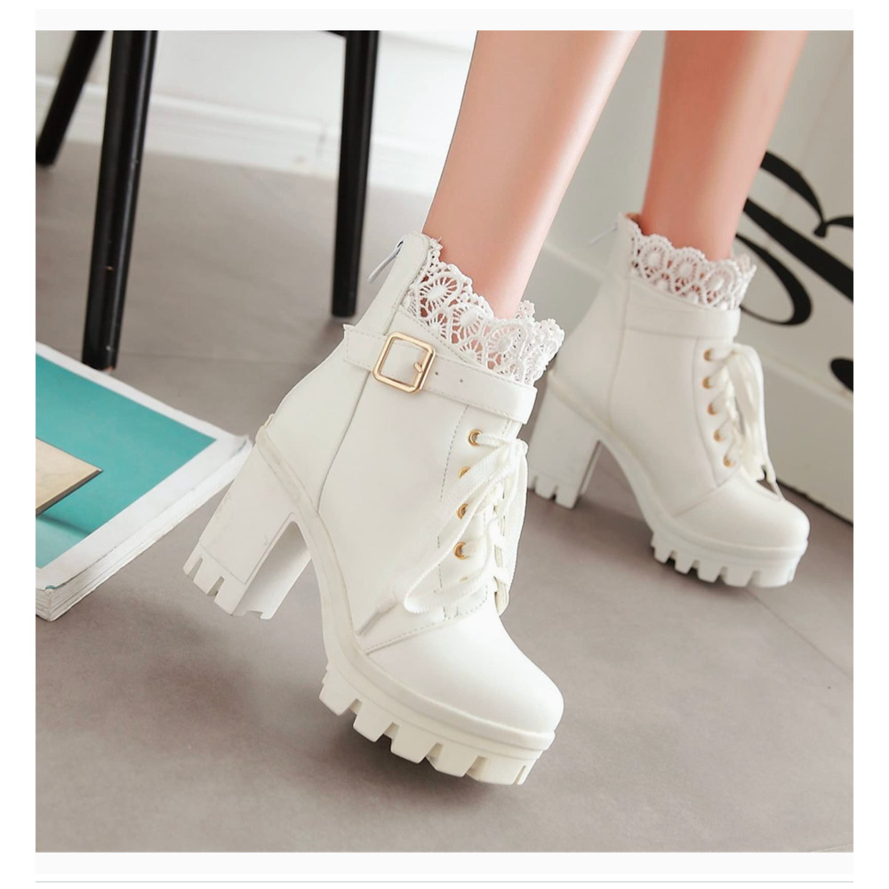 Women's White Lace Trim Coquette Chunky Heel Platform Boots - Sz 9 - NWOT
